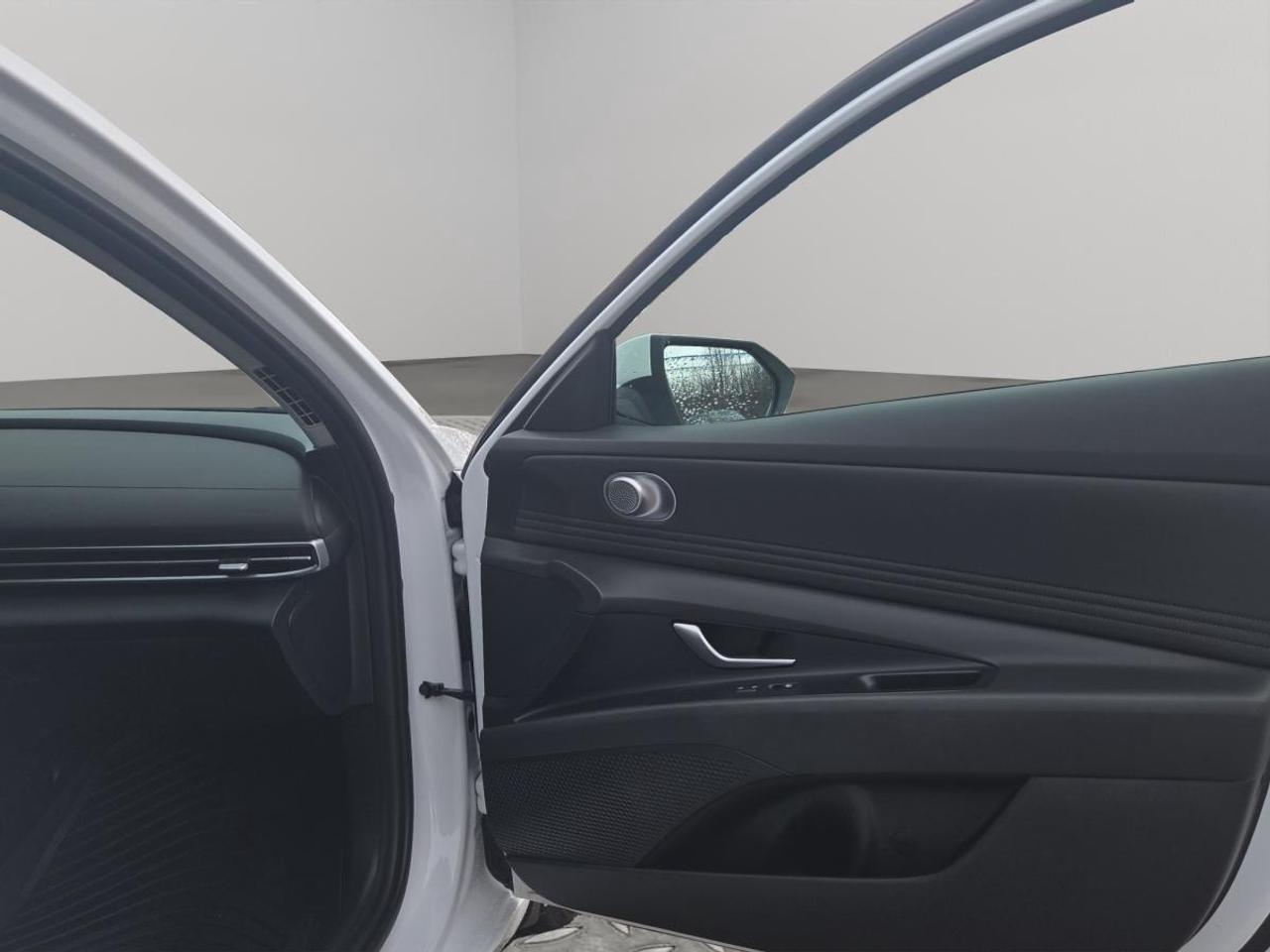 2025 Hyundai Elantra Preferred Photo
