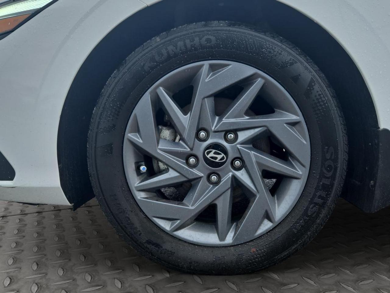 2025 Hyundai Elantra Preferred Photo