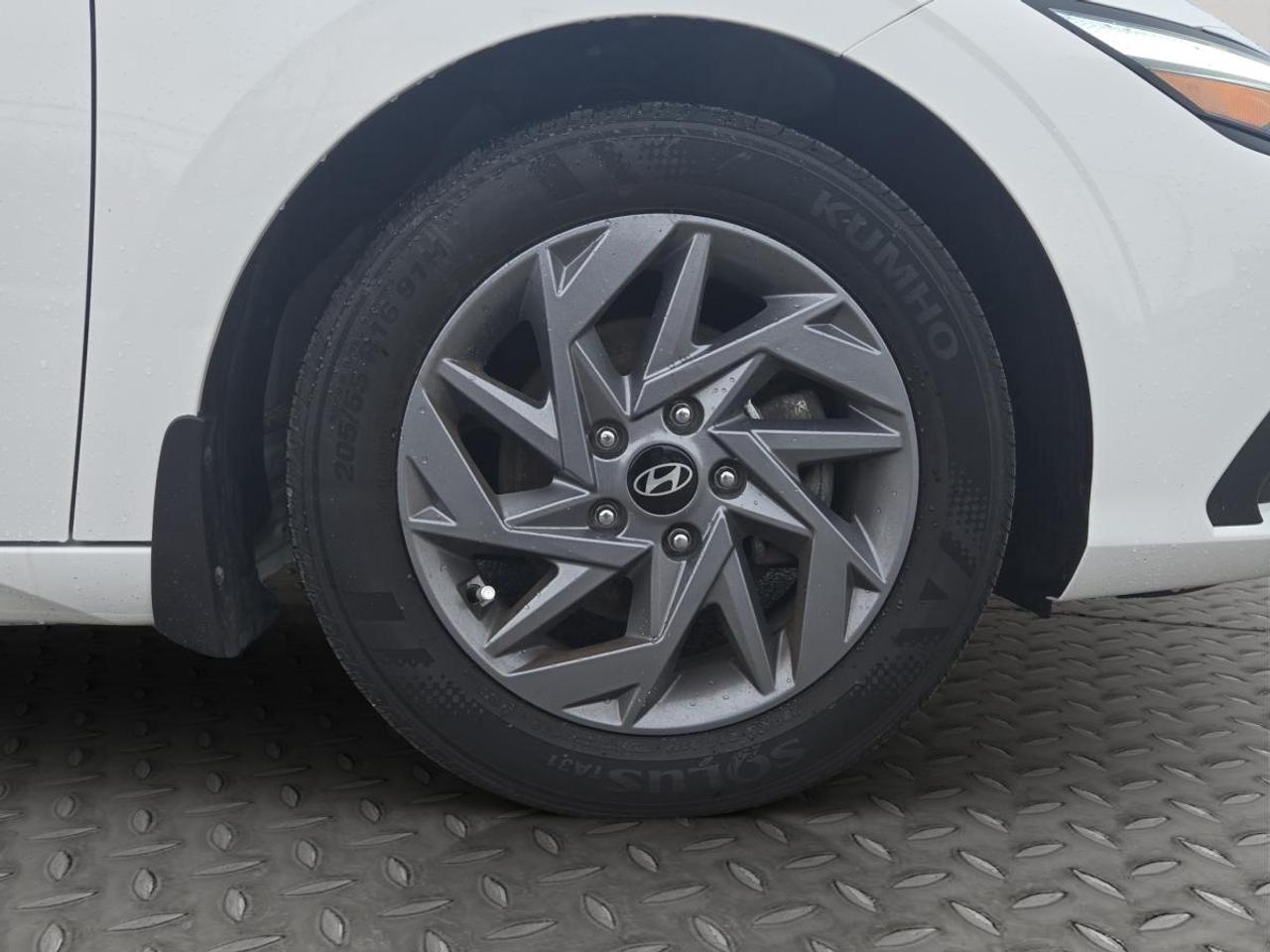 2025 Hyundai Elantra Preferred Photo