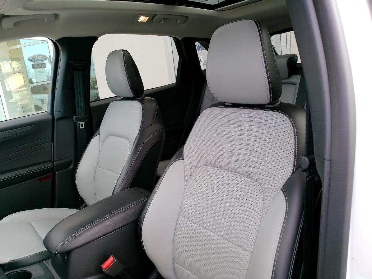 2023 Ford Escape Platinum AWD Photo