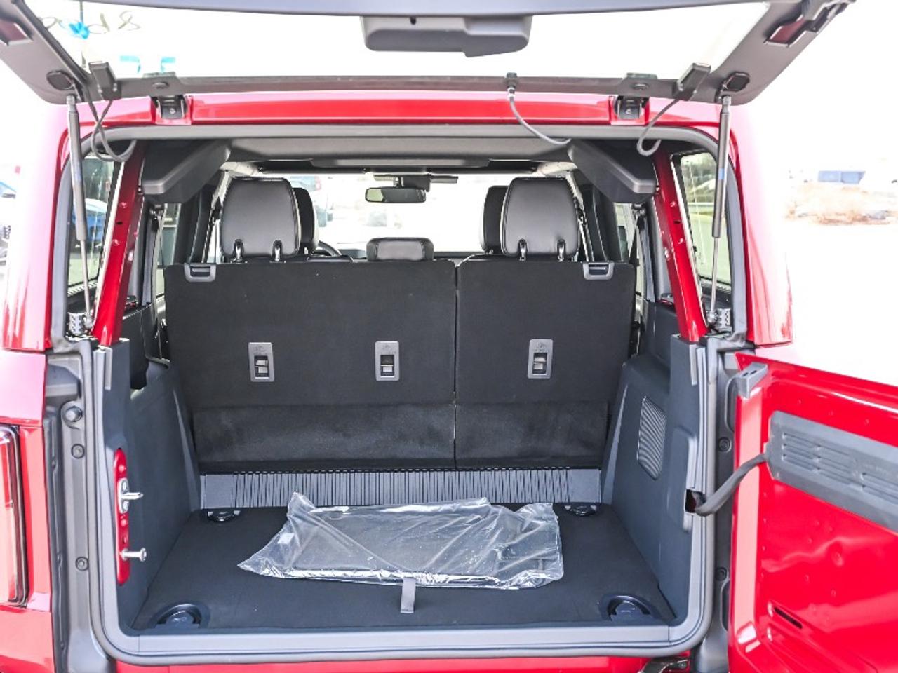 2026 Ford Bronco Outer Banks Photo