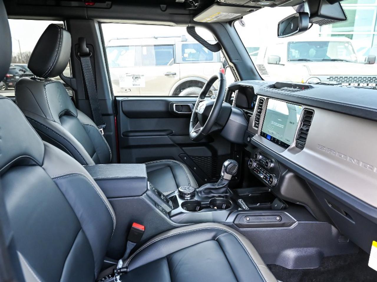 2026 Ford Bronco Outer Banks Photo