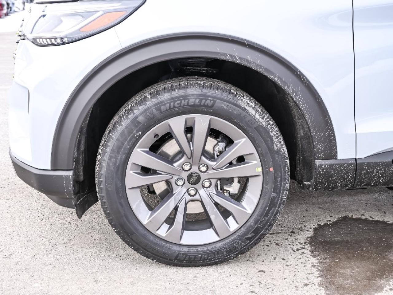 2026 Ford Explorer Active w/200A Pkg Photo