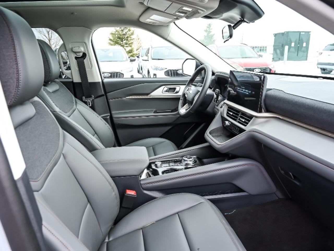 2026 Ford Explorer Active w/200A Pkg Photo