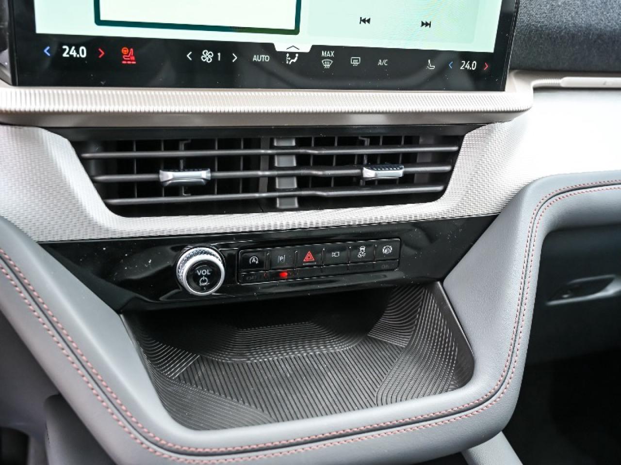 2026 Ford Explorer Active w/200A Pkg Photo