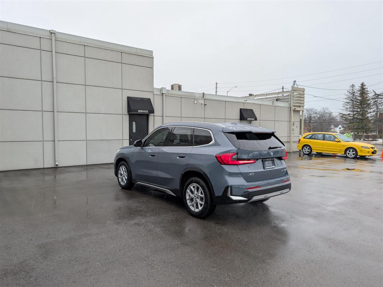 2025 BMW X1 xDrive28i - PANO ROOF - LEATHER - TECH FEATS Photo