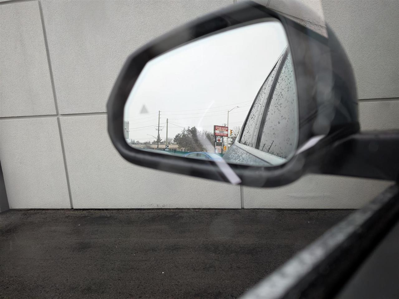 2025 BMW X1 xDrive28i - PANO ROOF - LEATHER - TECH FEATS Photo