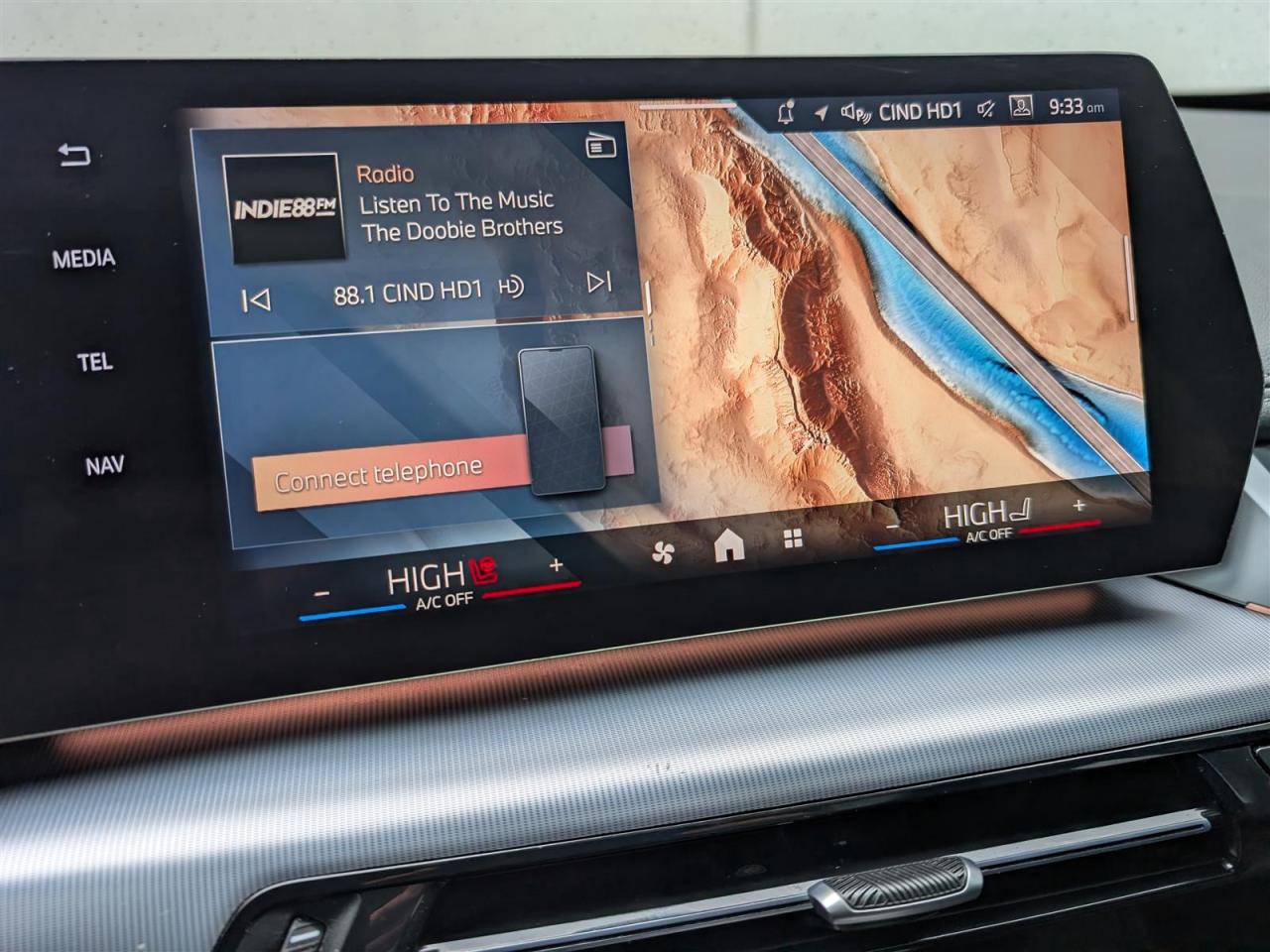 2025 BMW X1 xDrive28i - PANO ROOF - LEATHER - TECH FEATS Photo