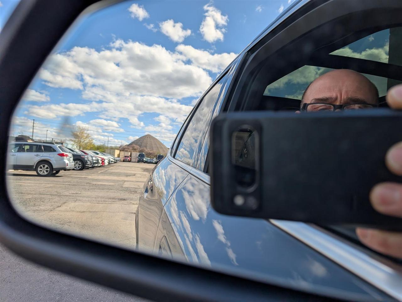 2025 BMW X1 xDrive28i - PANO ROOF - LEATHER - TECH FEATS Photo