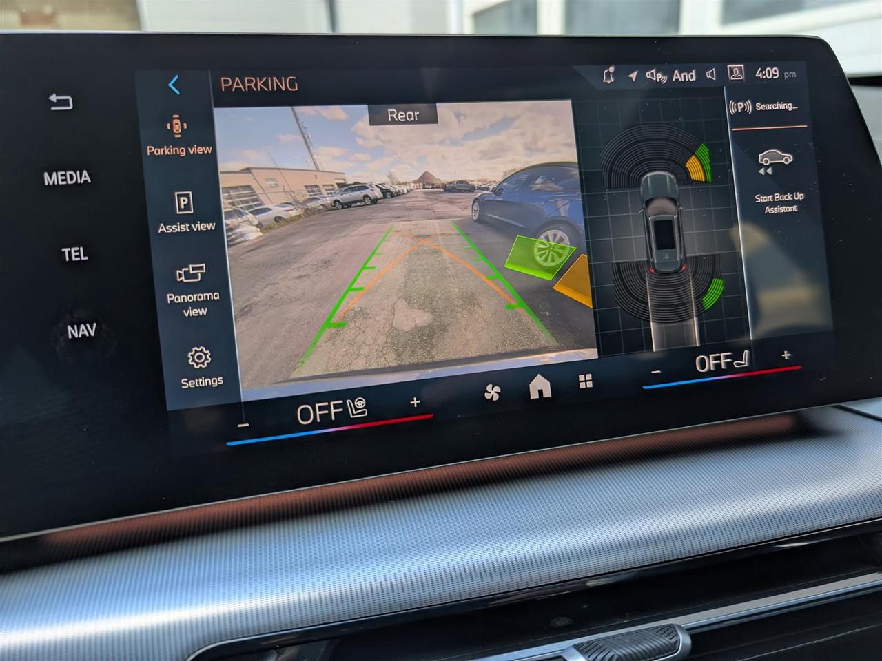 2025 BMW X1 xDrive28i - PANO ROOF - LEATHER - TECH FEATS Photo