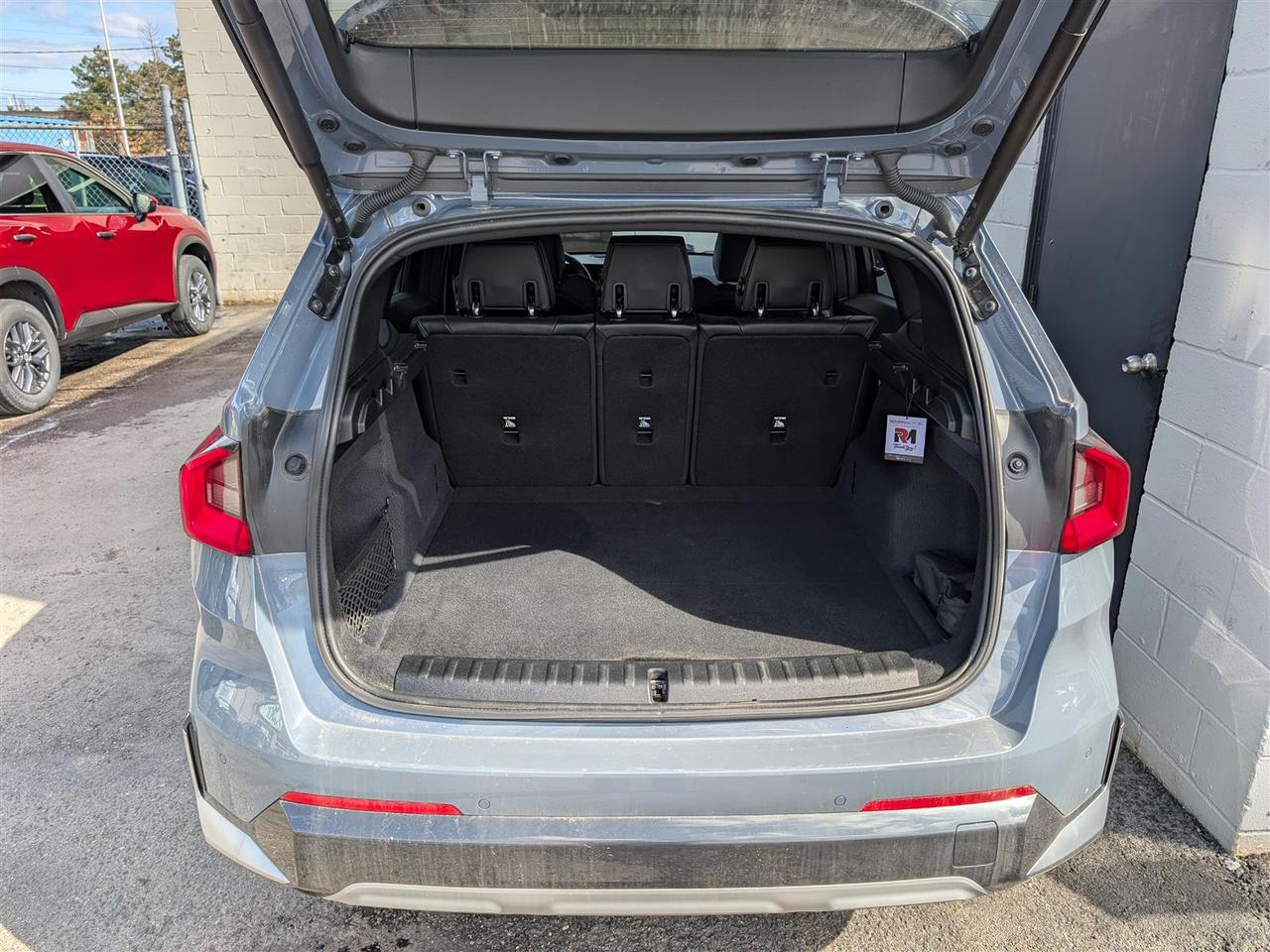 2025 BMW X1 xDrive28i - PANO ROOF - LEATHER - TECH FEATS Photo