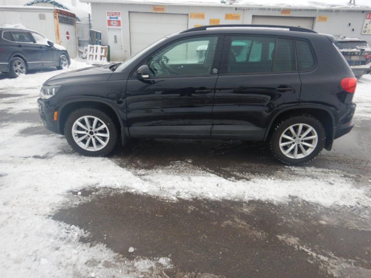 2017 Volkswagen Tiguan Wolfsburg Edition Photo3