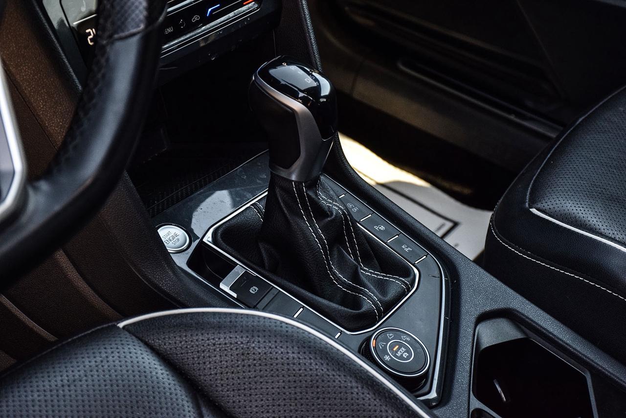 2022 Volkswagen Tiguan Highline R-Line No Accident Fender Panoroof Leathe Photo