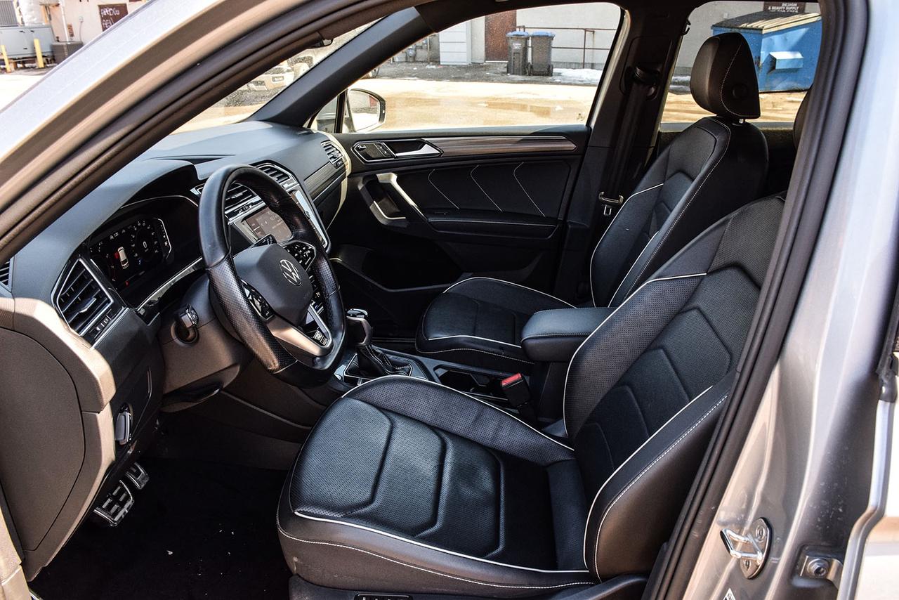 2022 Volkswagen Tiguan Highline R-Line No Accident Fender Panoroof Leathe Photo