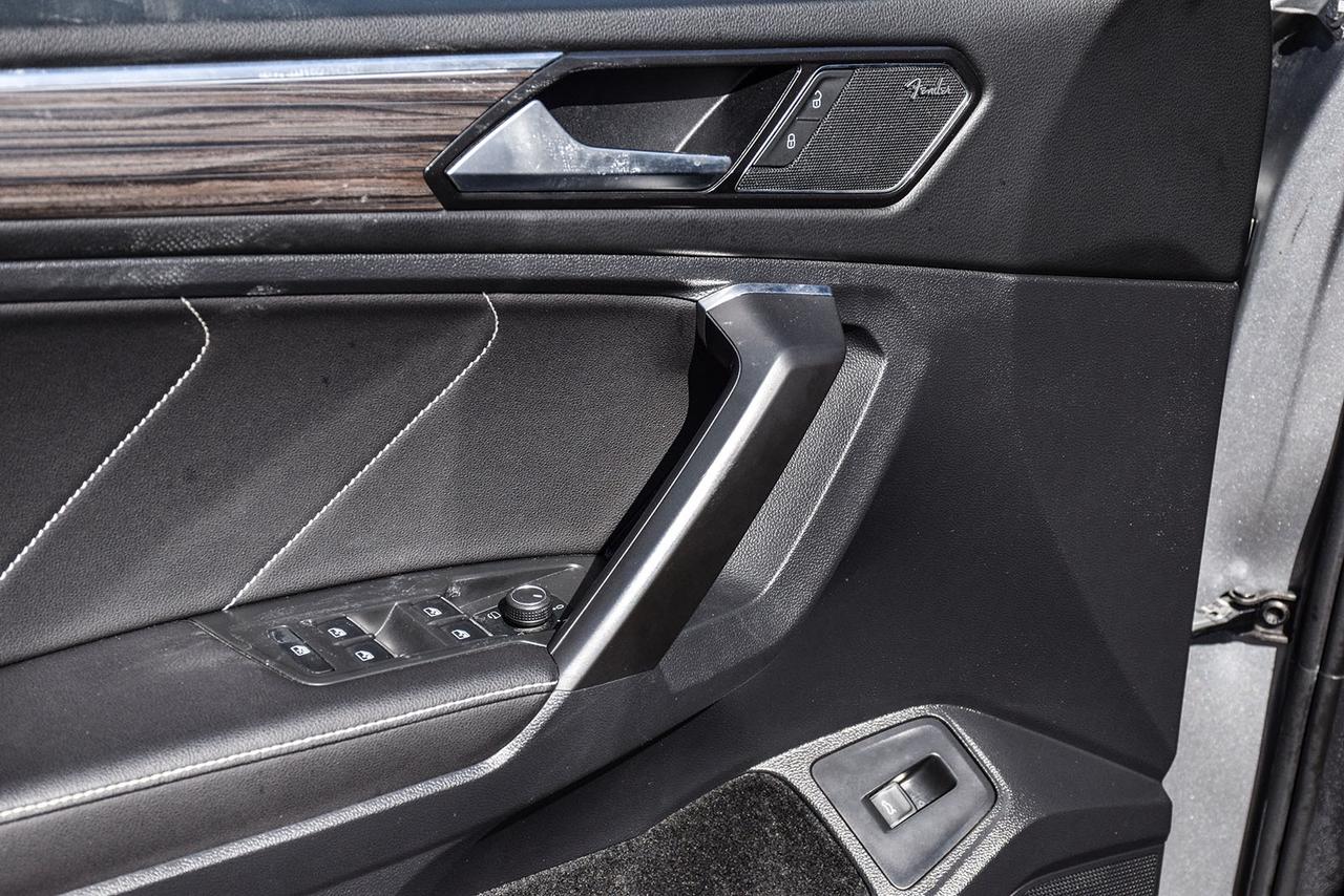 2022 Volkswagen Tiguan Highline R-Line No Accident Fender Panoroof Leathe Photo