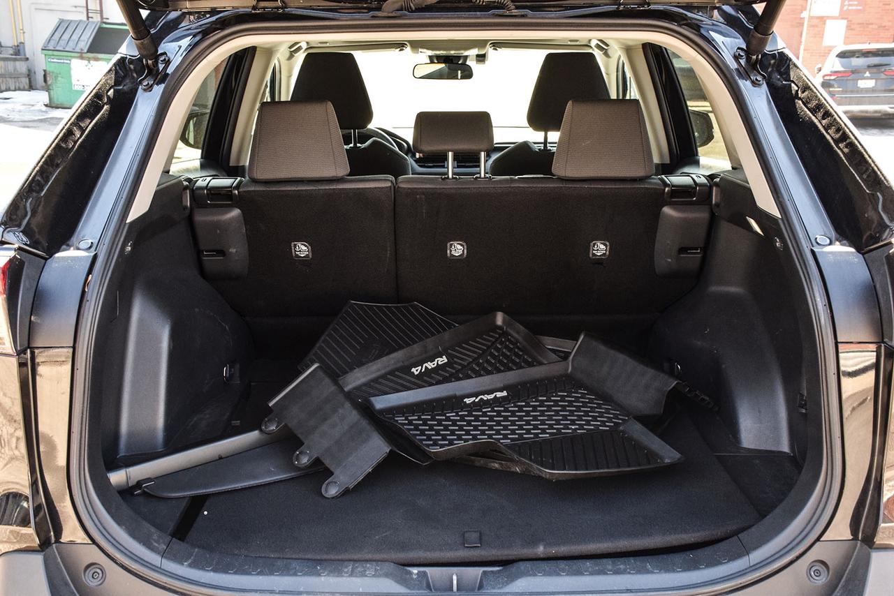 2024 Toyota RAV4 XLE AWD No Accident Sunroof Carplay BSM Photo