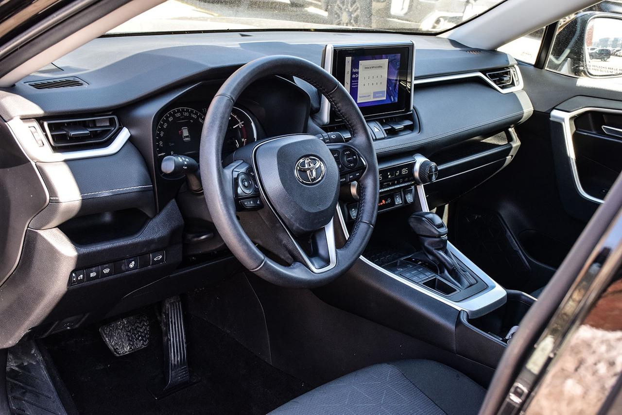 2024 Toyota RAV4 XLE AWD No Accident Sunroof Carplay BSM Photo