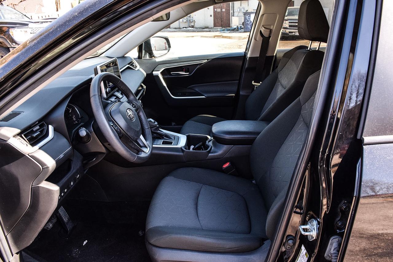 2024 Toyota RAV4 XLE AWD No Accident Sunroof Carplay BSM Photo