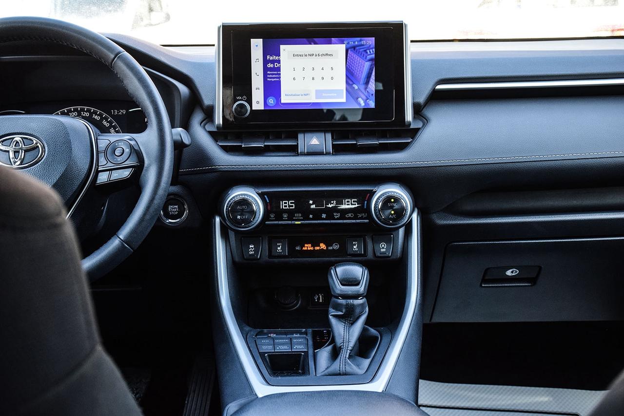 2024 Toyota RAV4 XLE AWD No Accident Sunroof Carplay BSM Photo