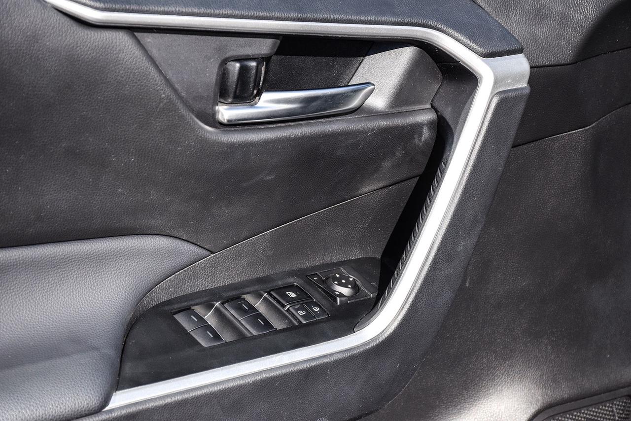 2024 Toyota RAV4 XLE AWD No Accident Sunroof Carplay BSM Photo