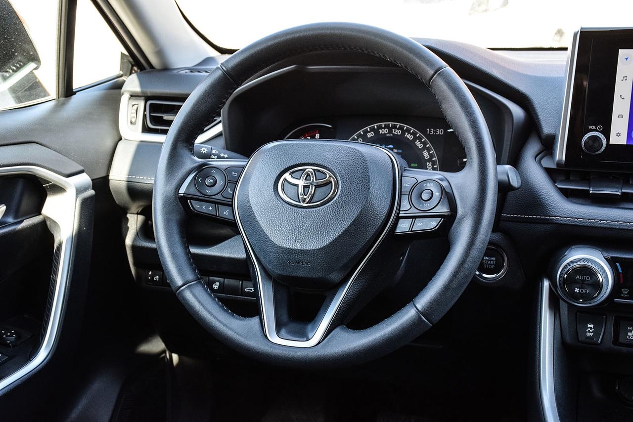 2024 Toyota RAV4 XLE AWD No Accident Sunroof Carplay BSM Photo