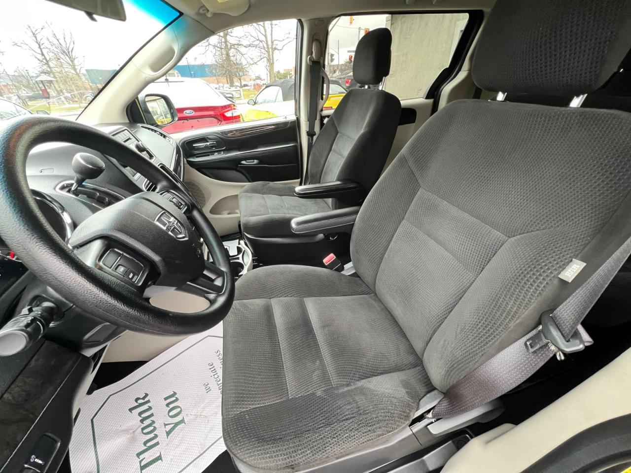 2016 Dodge Grand Caravan CANADA VALUE PACKAGE Photo