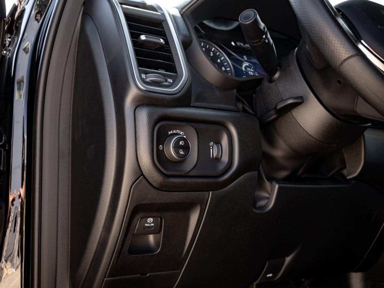2026 RAM 1500 Express Photo
