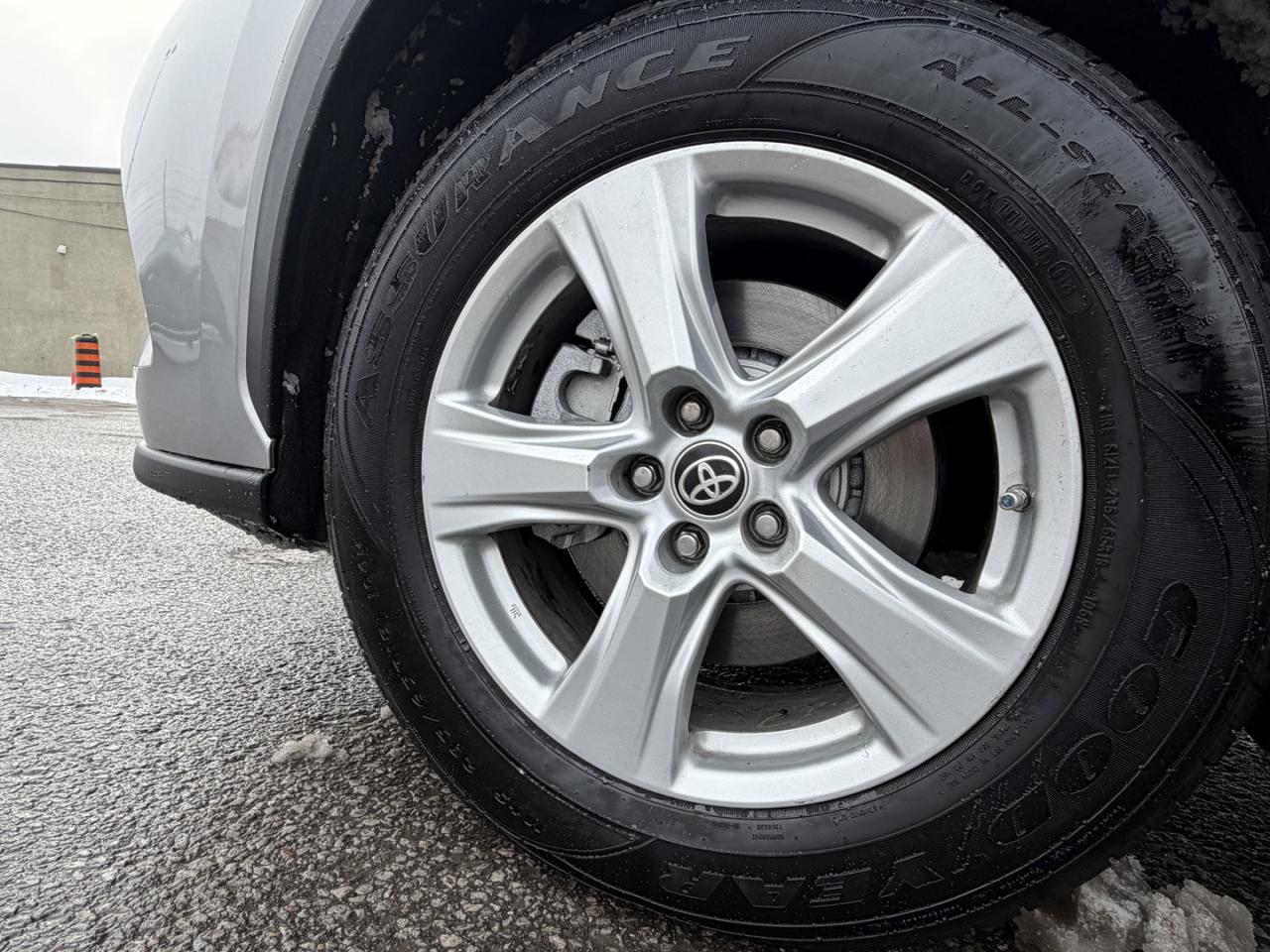 2020 Toyota Highlander L FWD V6 Photo