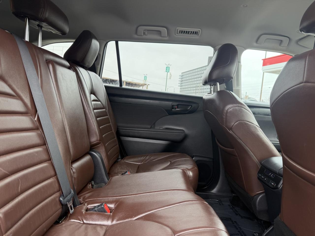 2020 Toyota Highlander L FWD V6 Photo