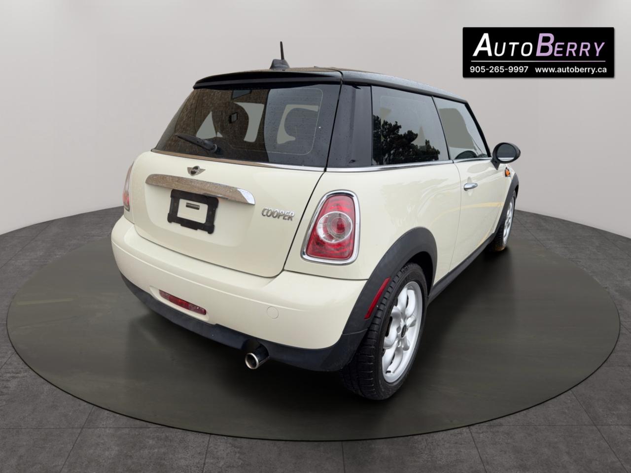 2013 MINI Cooper Hardtop 2dr Cpe Photo