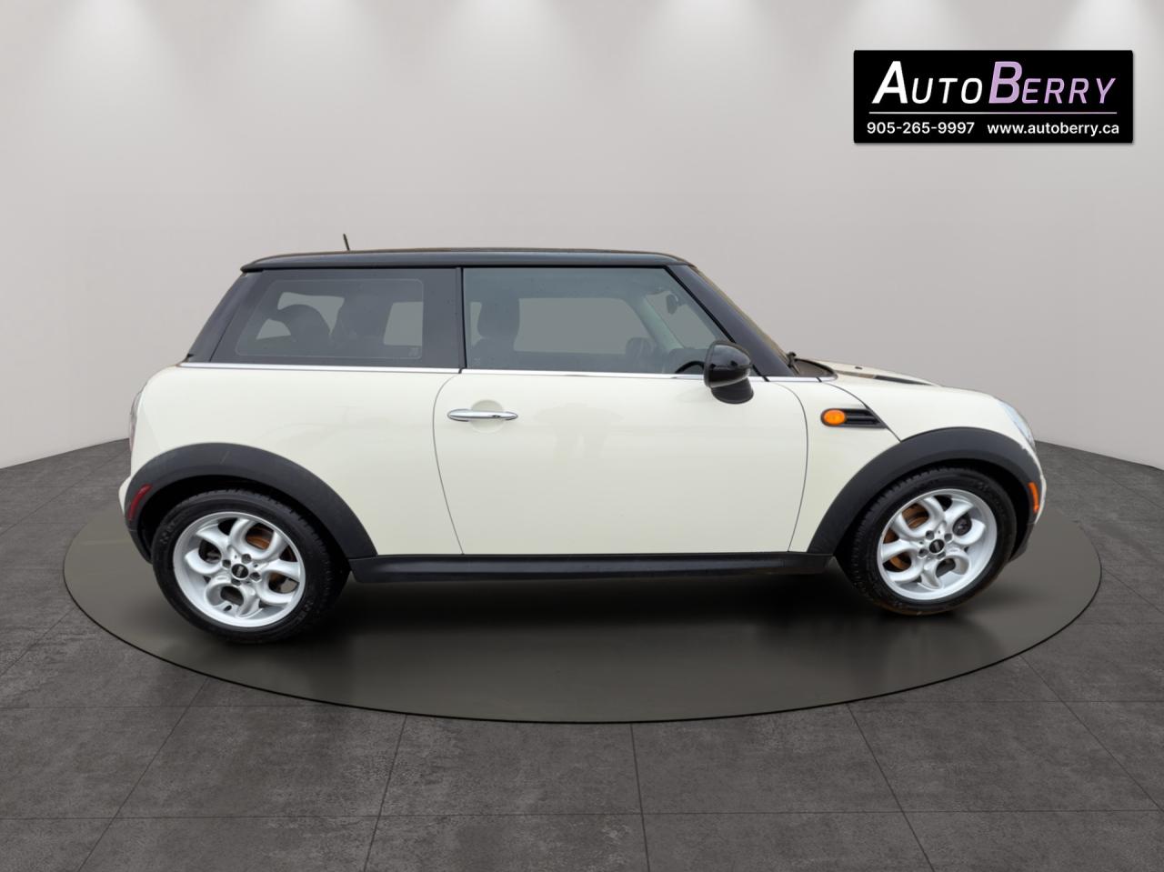 2013 MINI Cooper Hardtop 2dr Cpe Photo