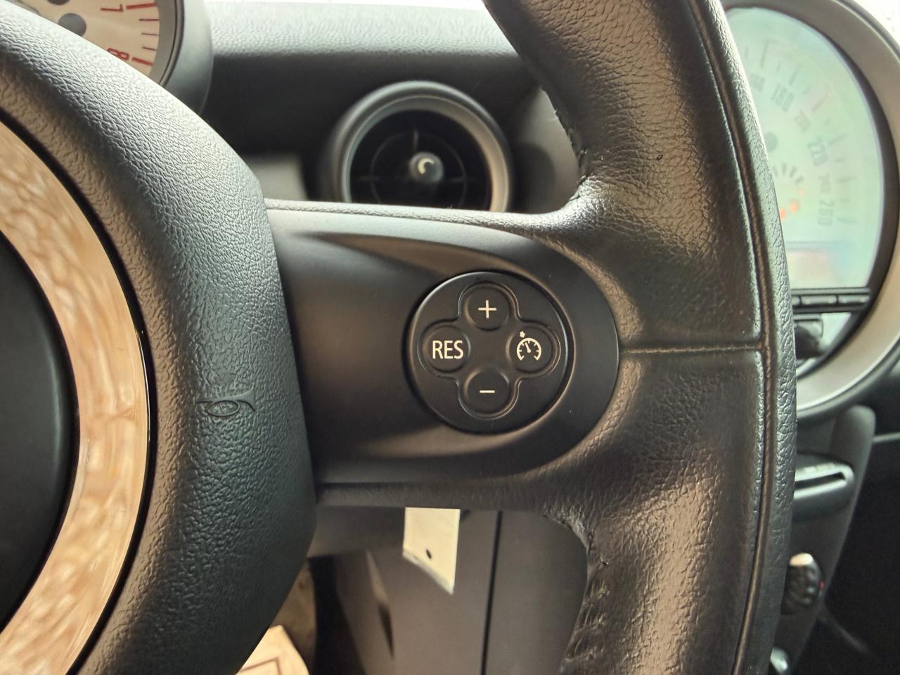 2013 MINI Cooper Hardtop 2dr Cpe Photo