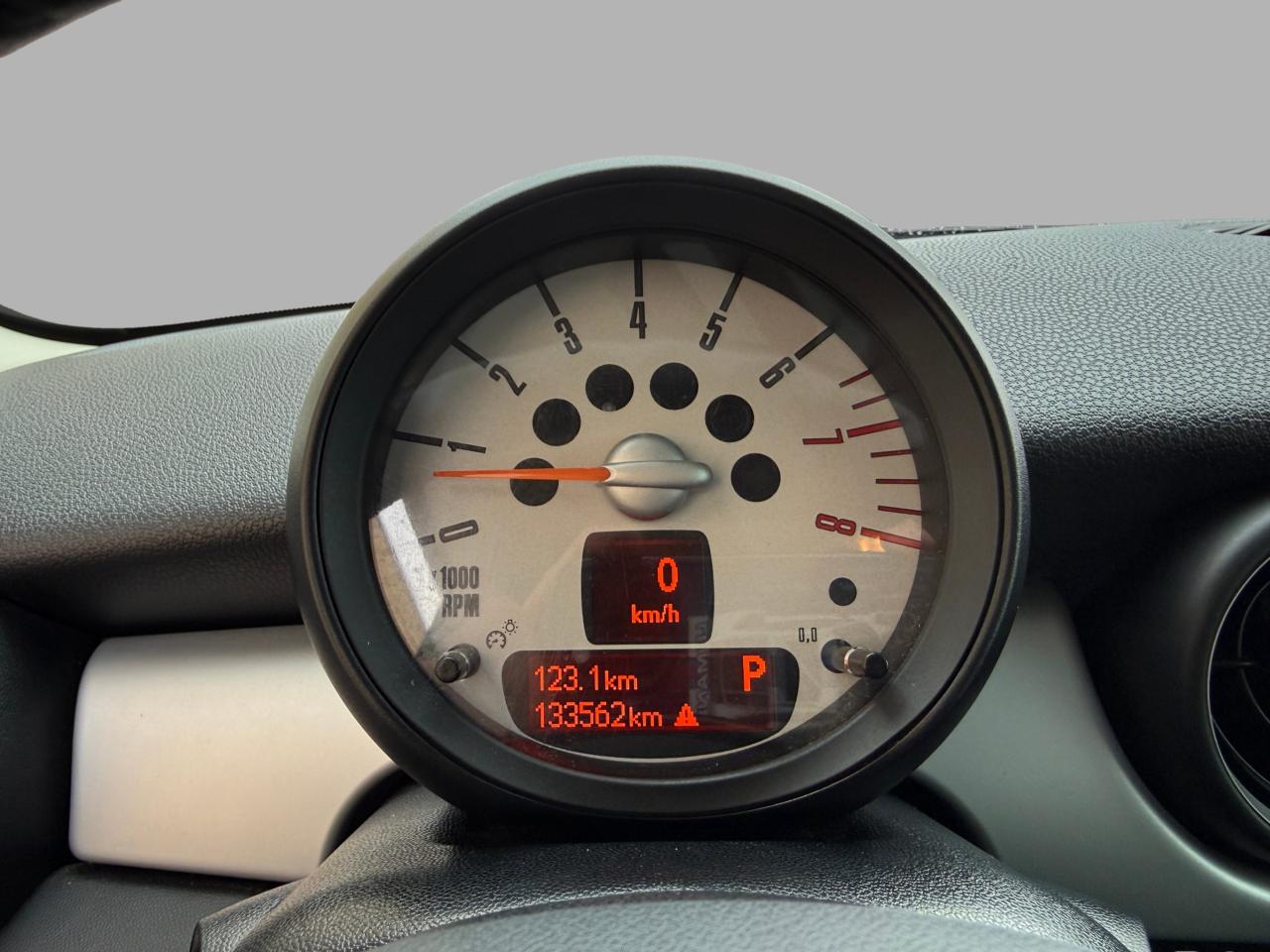 2013 MINI Cooper Hardtop 2dr Cpe Photo