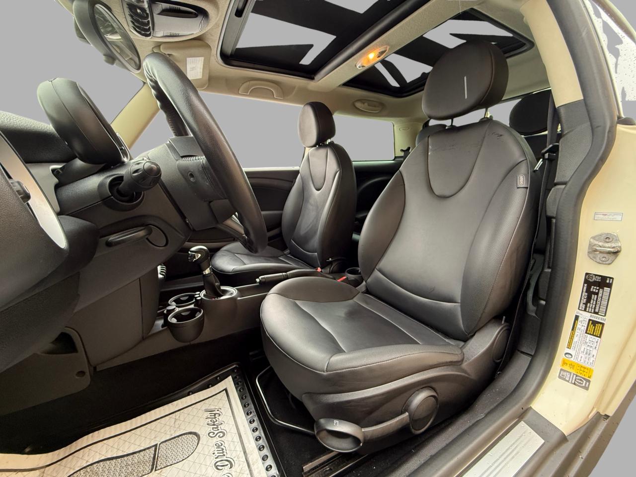 2013 MINI Cooper Hardtop 2dr Cpe Photo