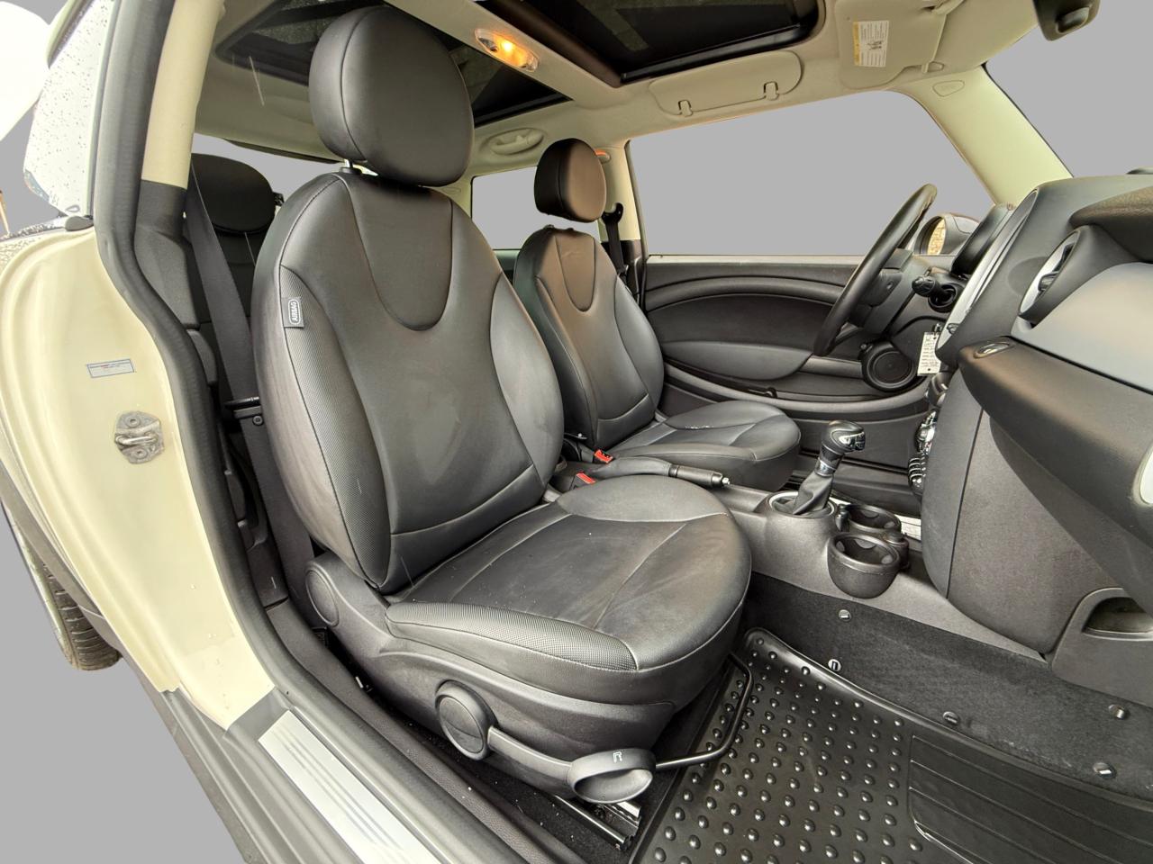 2013 MINI Cooper Hardtop 2dr Cpe Photo