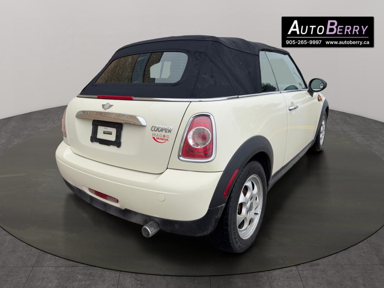 2013 MINI Cooper CONVERTIBLE 2dr Photo