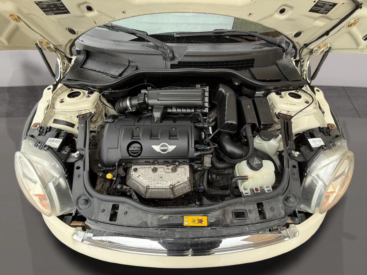 2013 MINI Cooper CONVERTIBLE 2dr Photo