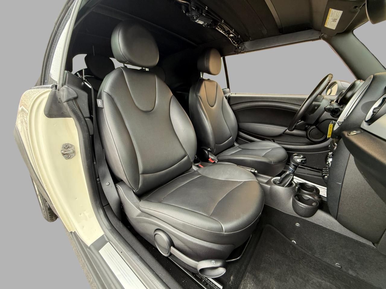 2013 MINI Cooper CONVERTIBLE 2dr Photo