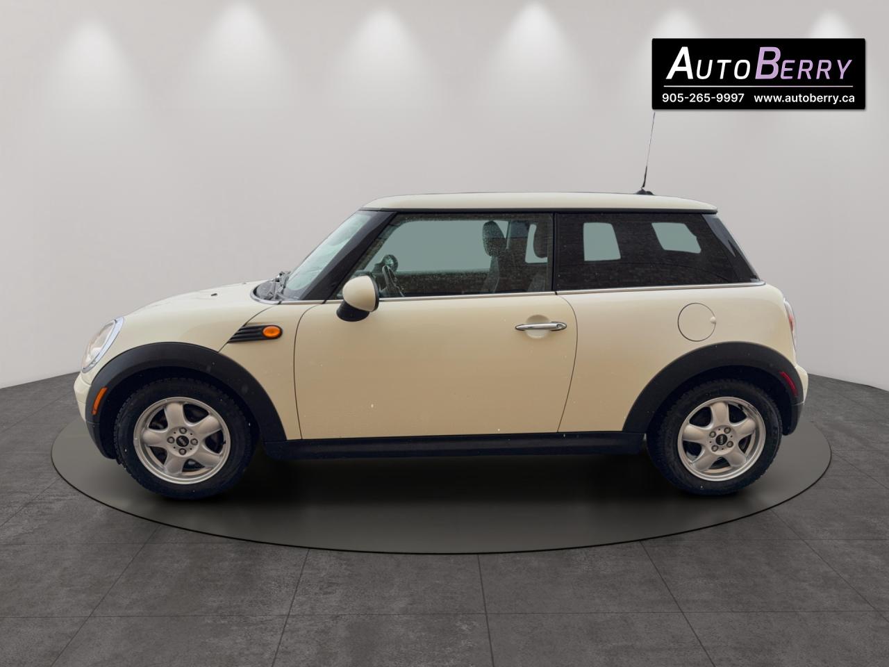 2010 MINI Cooper Hardtop 2dr Cpe Photo