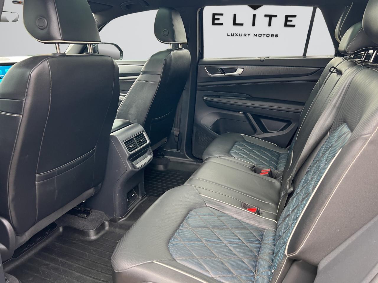 2024 Volkswagen Atlas Cross Sport R-LINE - CROSS SPORT EXECLINE PKG - LEATHER !!! Photo