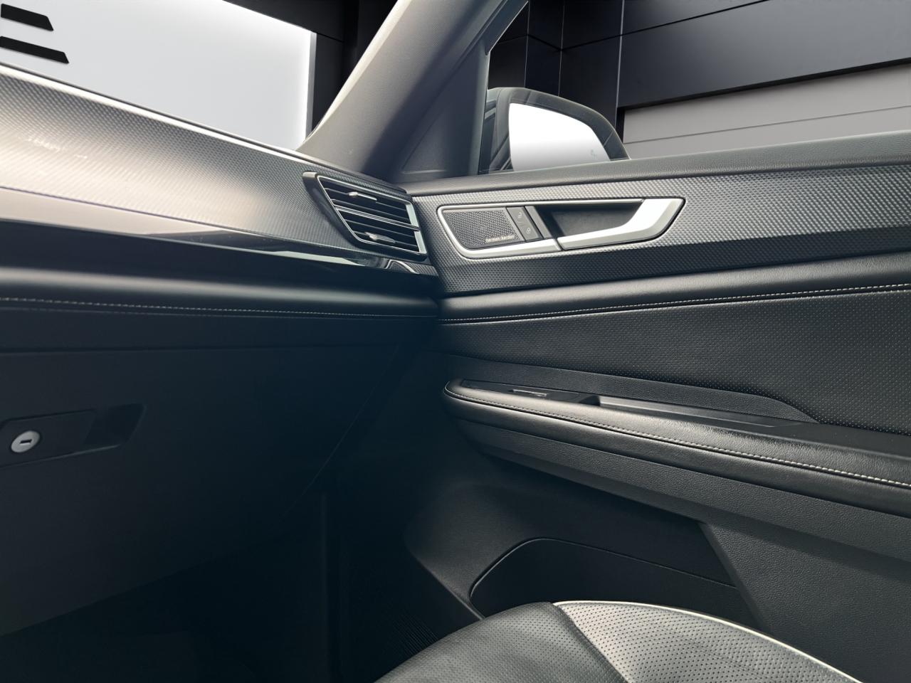 2024 Volkswagen Atlas Cross Sport R-LINE - CROSS SPORT EXECLINE PKG - LEATHER !!! Photo