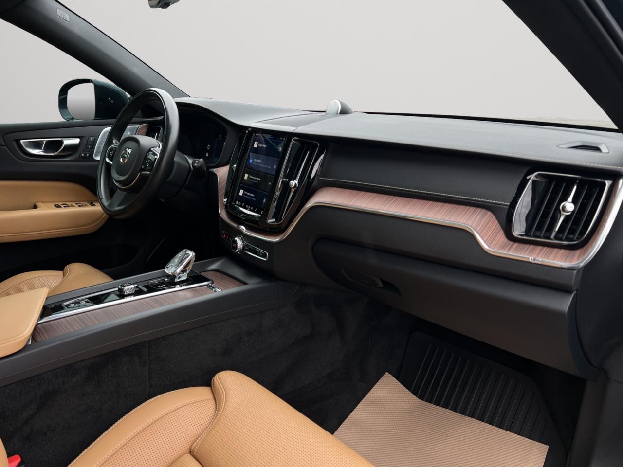 2022 Volvo XC60 B6 AWD INSCRIPTION PKG - LEATHER - MOONROOF !! Photo