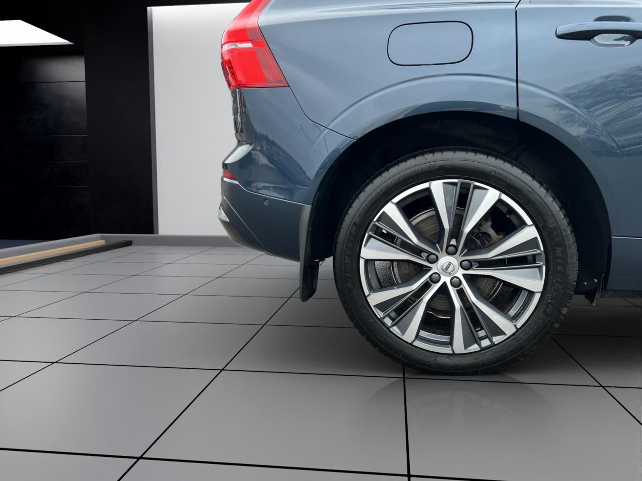 2022 Volvo XC60 B6 AWD INSCRIPTION PKG - LEATHER - MOONROOF !! Photo