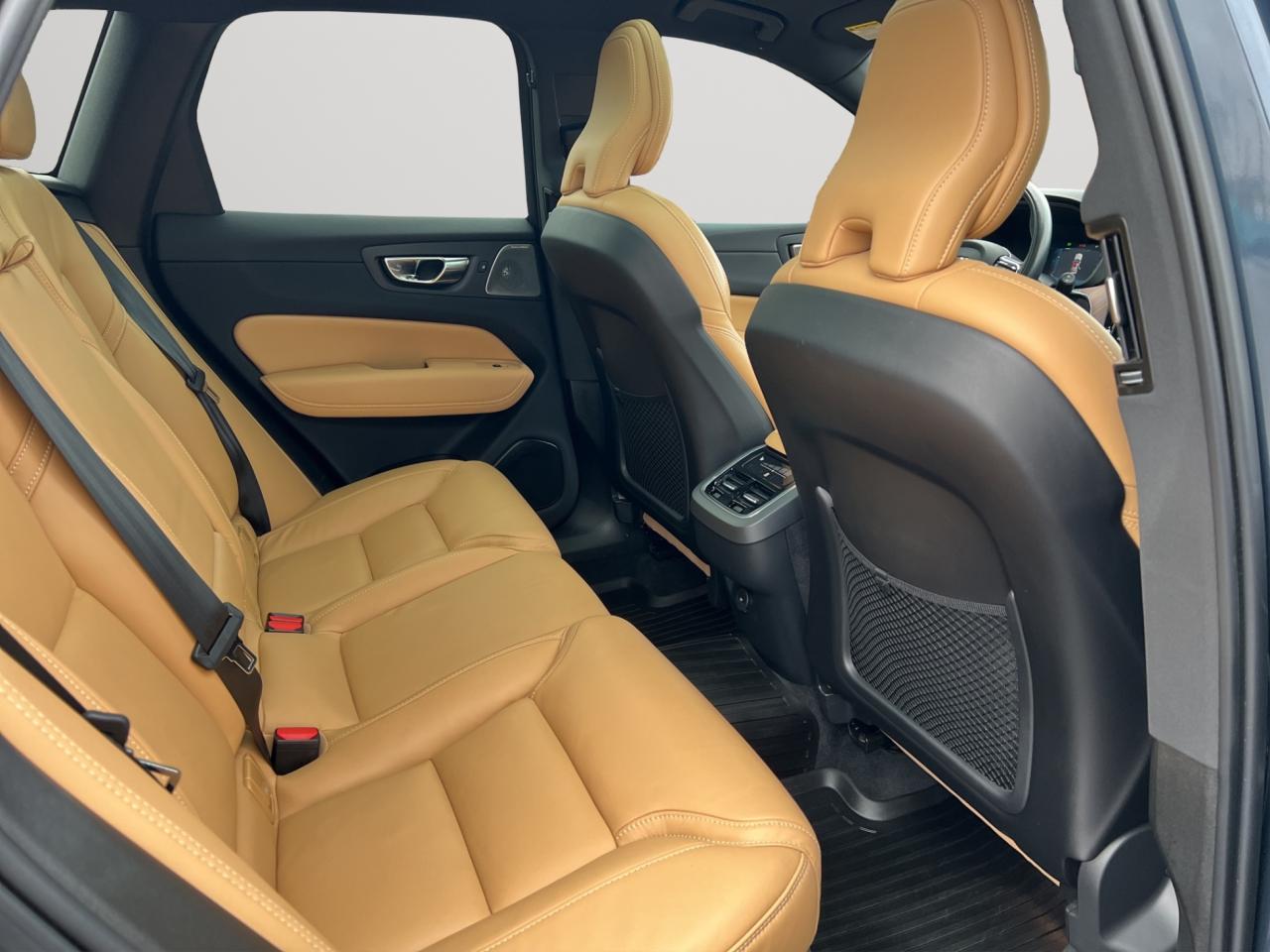 2022 Volvo XC60 B6 AWD INSCRIPTION PKG - LEATHER - MOONROOF !! Photo