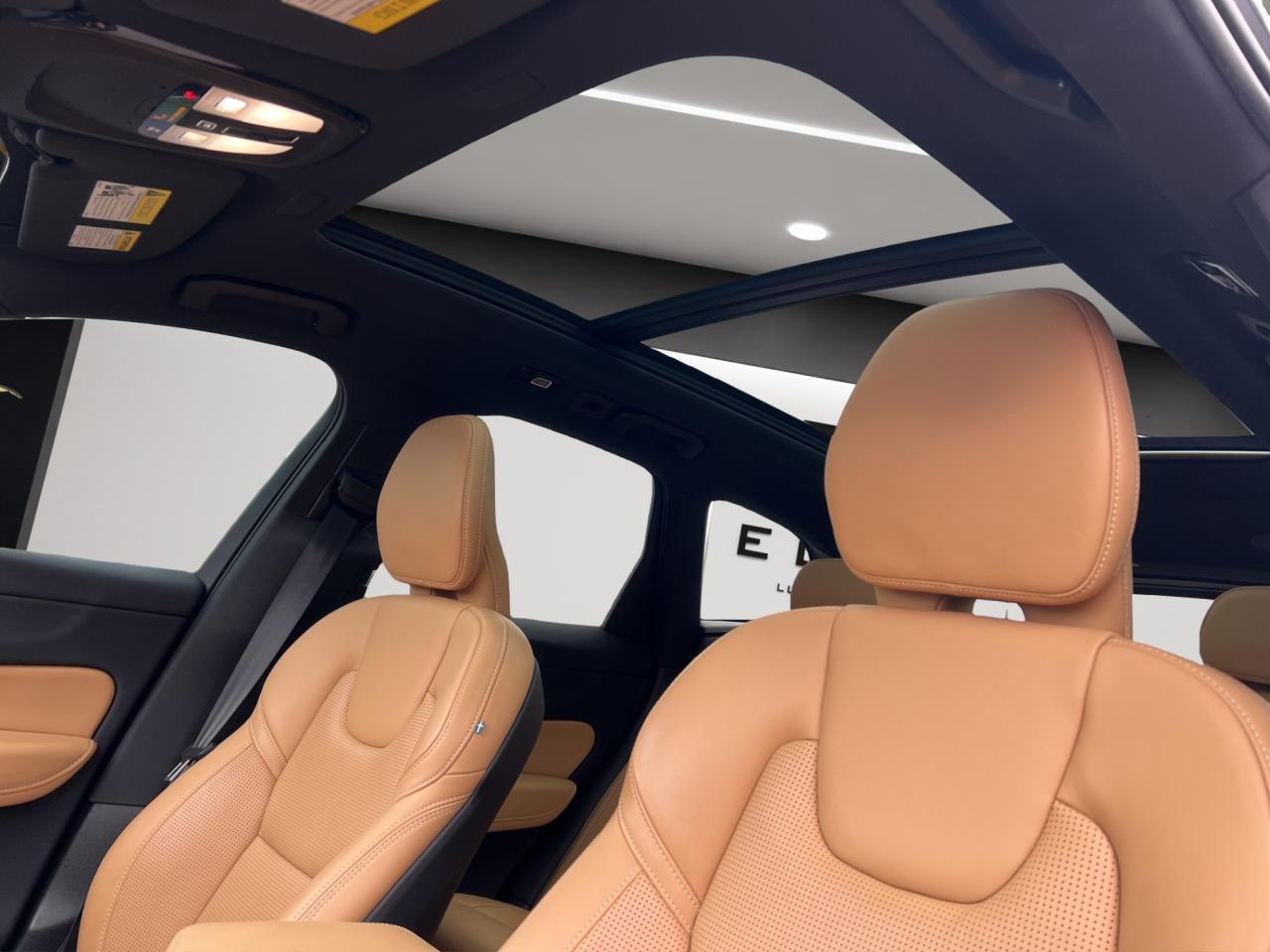 2022 Volvo XC60 B6 AWD INSCRIPTION PKG - LEATHER - MOONROOF !! Photo