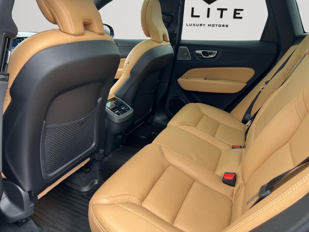 2022 Volvo XC60 B6 AWD INSCRIPTION PKG - LEATHER - MOONROOF !! Photo