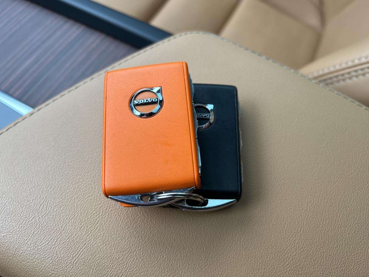 2022 Volvo XC60 B6 AWD INSCRIPTION PKG - LEATHER - MOONROOF !! Photo