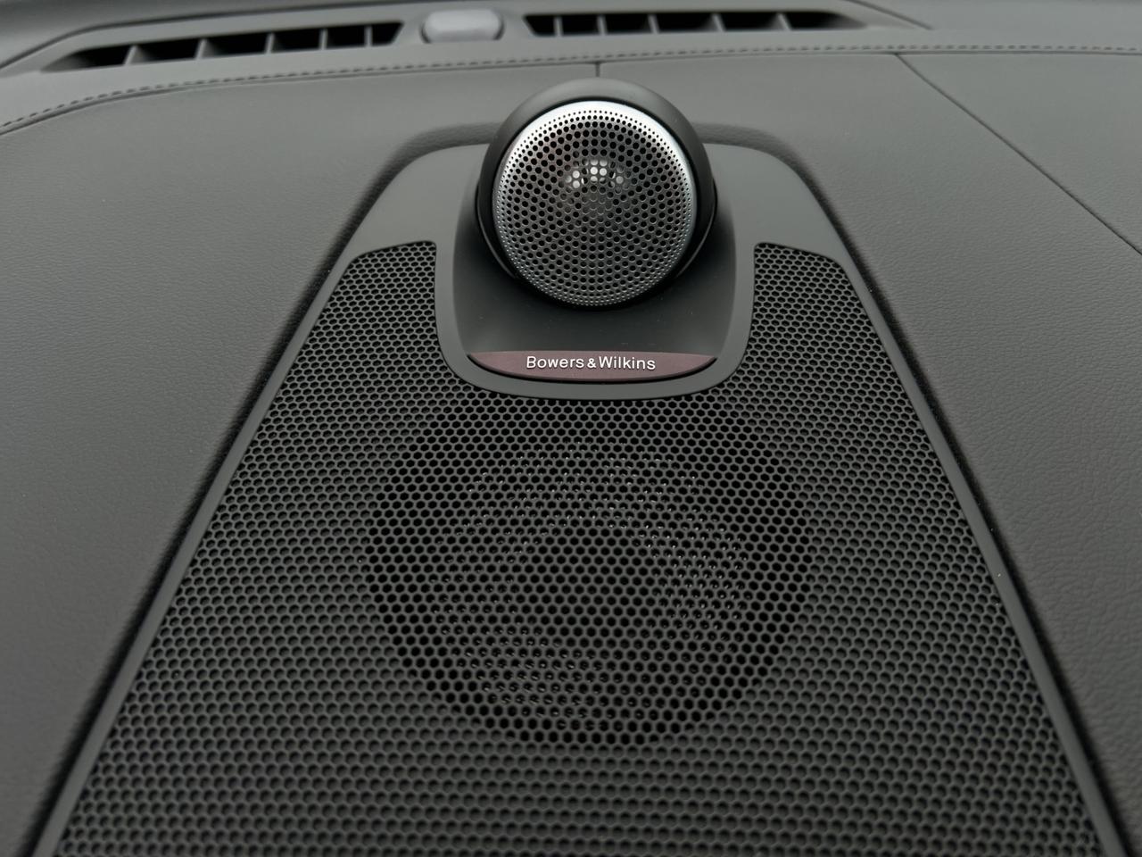 2022 Volvo XC60 B6 AWD INSCRIPTION PKG - LEATHER - MOONROOF !! Photo