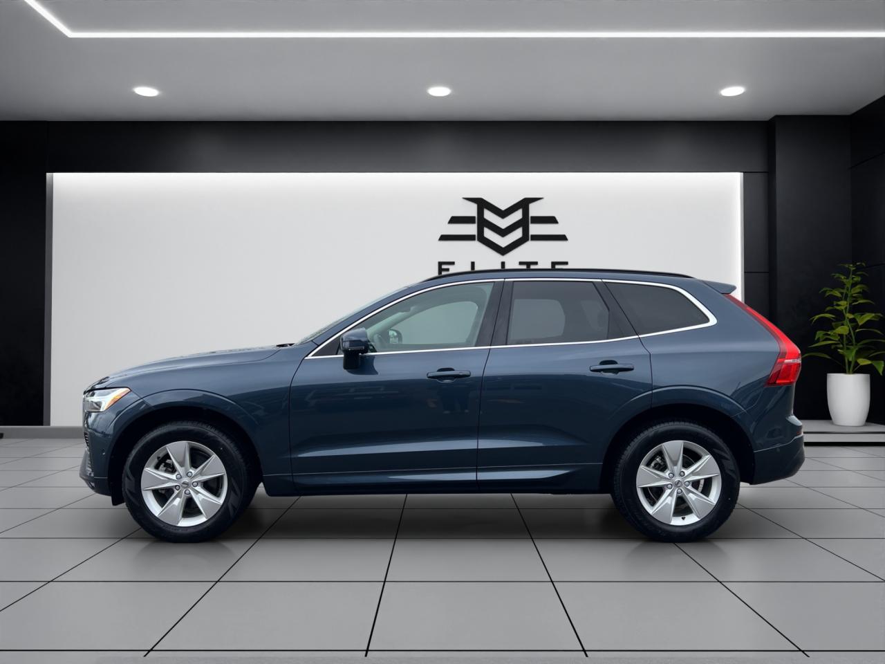 2022 Volvo XC60 B5 AWD MOMENTUM - Blind Spot Monitor !! Photo4