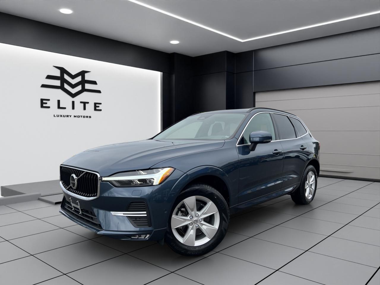 2022 Volvo XC60 B5 AWD MOMENTUM - Blind Spot Monitor !! Photo